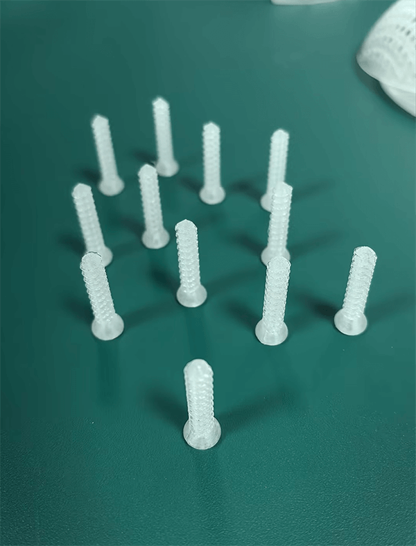 Medical-grade PLLA filament 3D prints2